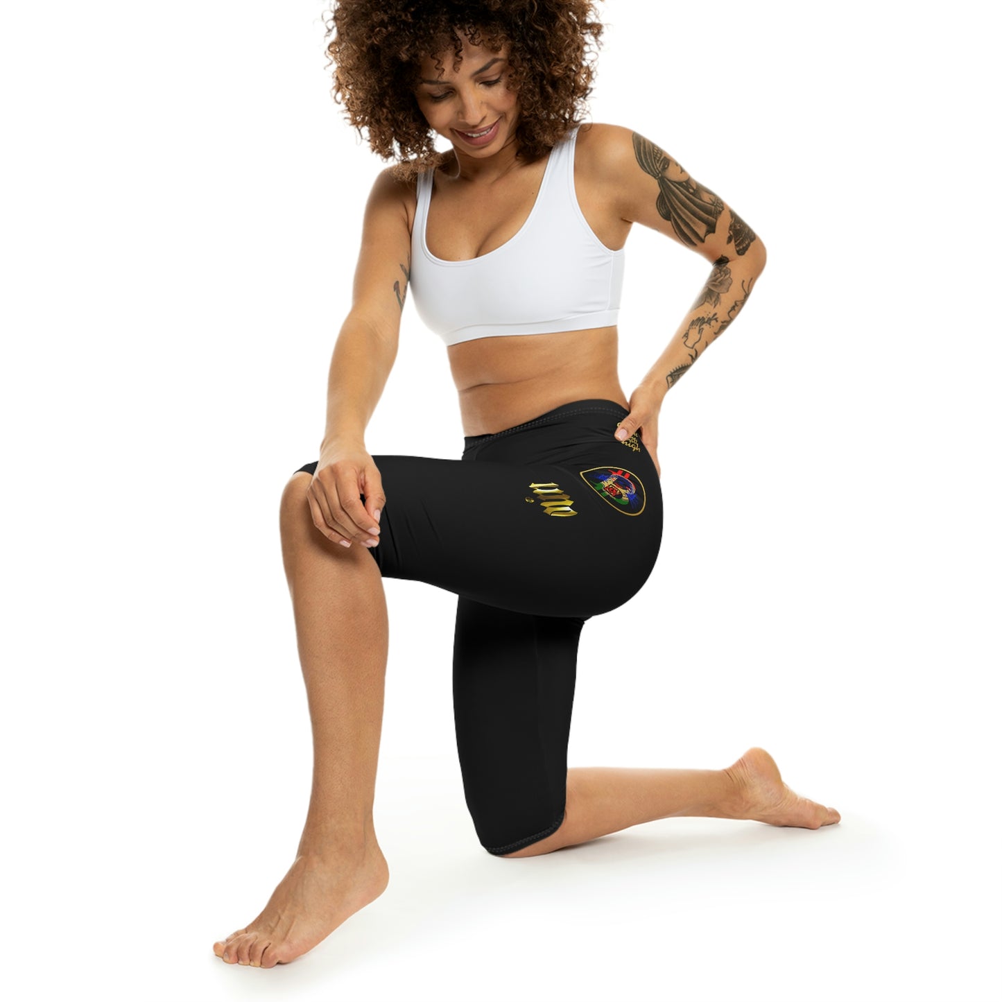 UNOBTCPANTHA Women’s Capri Leggings (AOP)