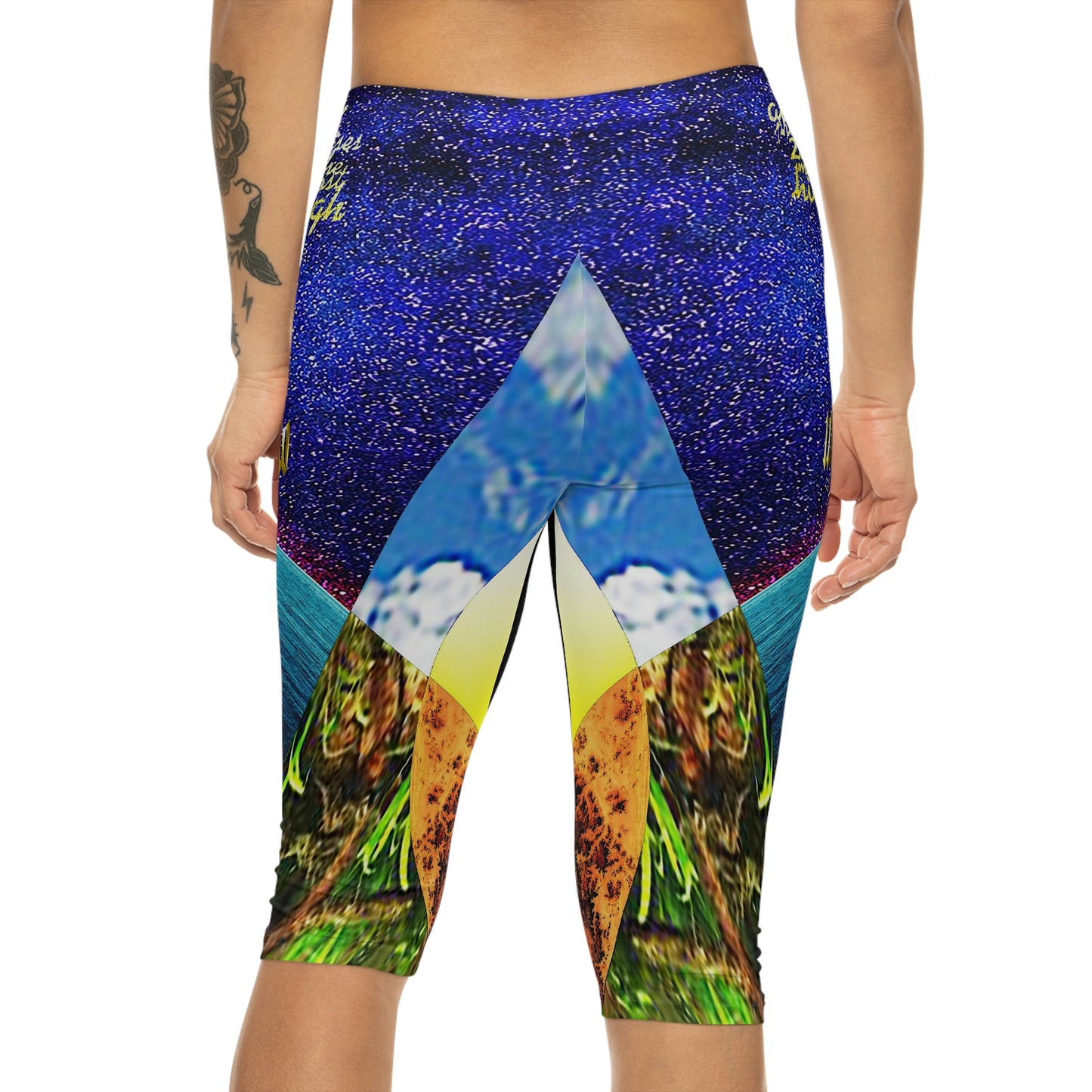 UNO ALLPRAISES II Women’s Capri Leggings (AOP)