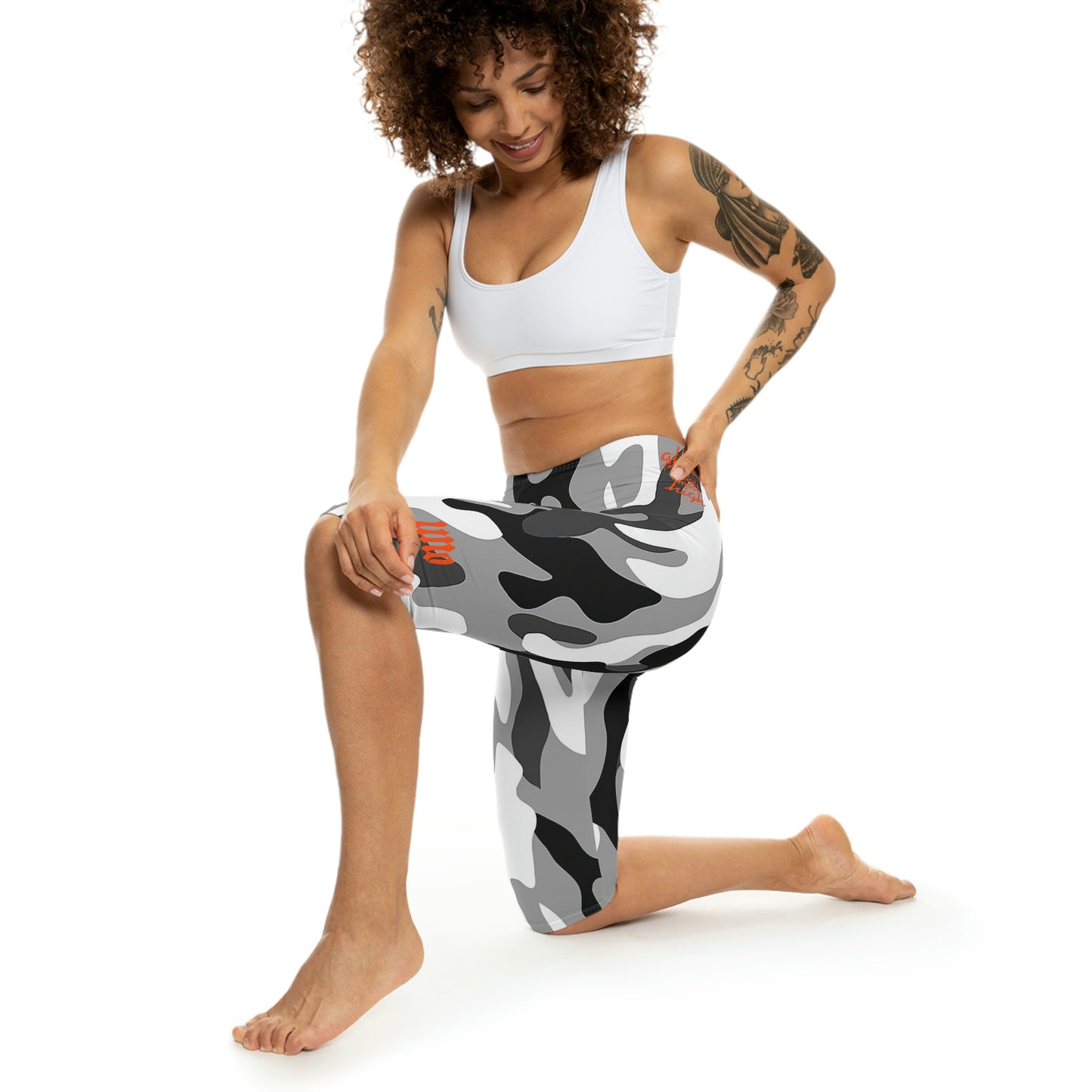 UNO ALL PRAISES Women’s Capri Leggings (AOP) Camo Collection