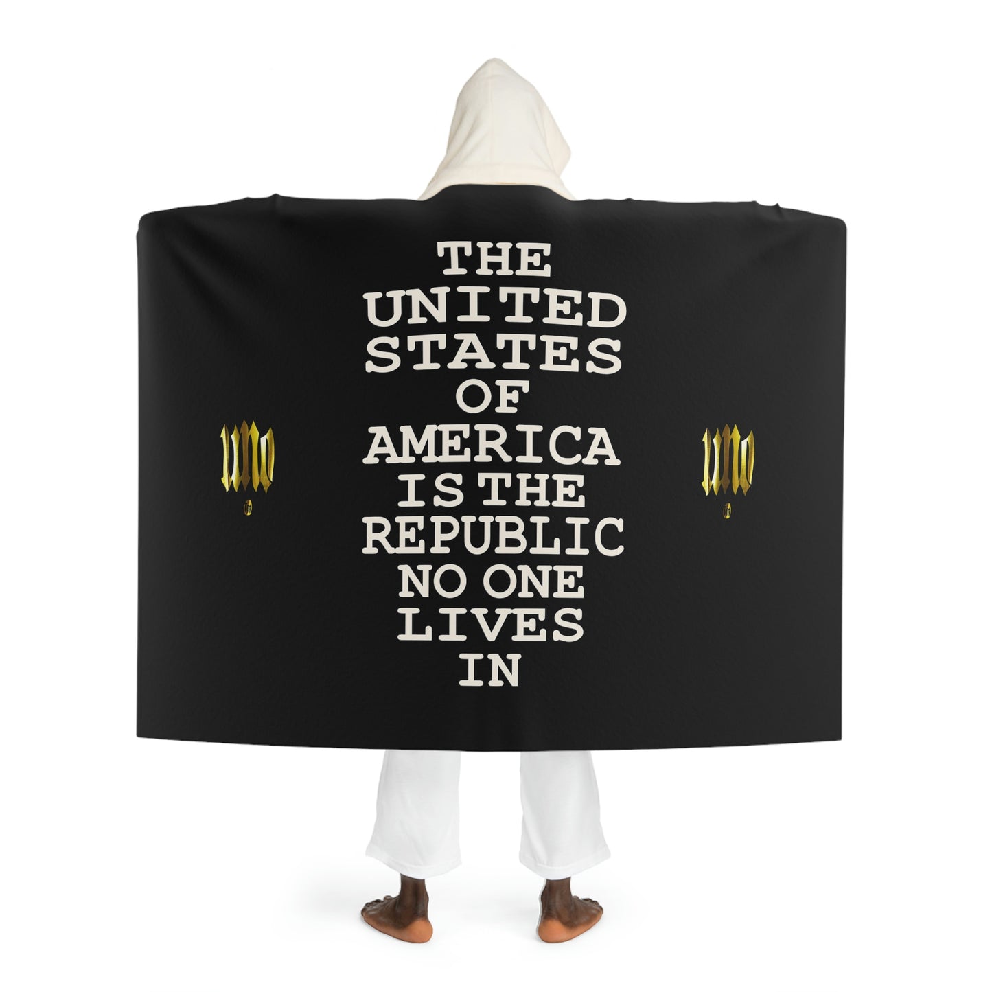 UNO 2THE REPUBLIC Hooded Sherpa Fleece Blanket