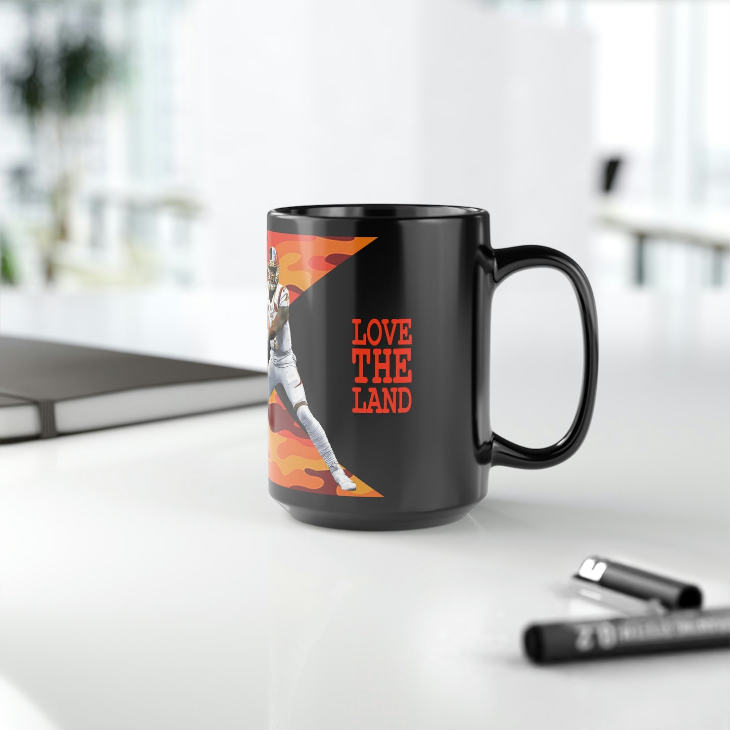 UNO LOVETHELAND Black Mug, 15oz Camo Collection